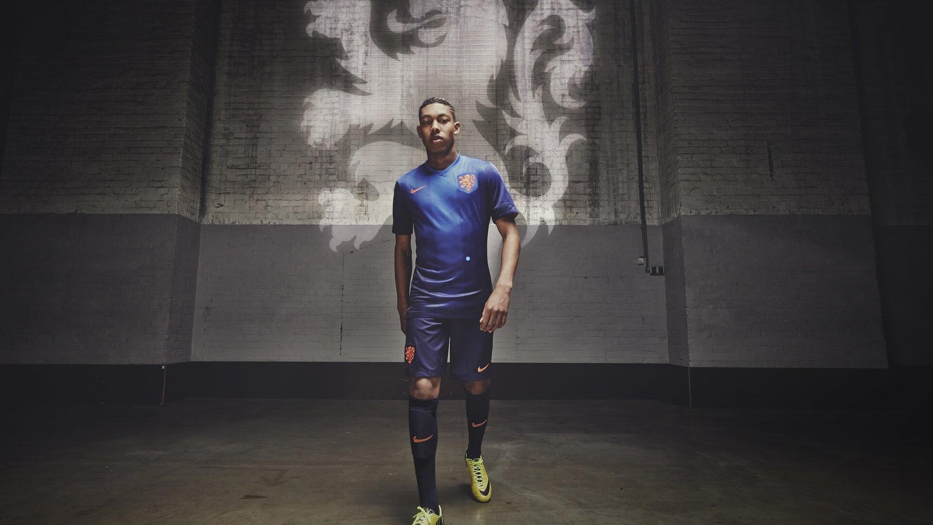 龙赛罗揭露阿隆索执教困境,明星球员态度问题拖累球队进步